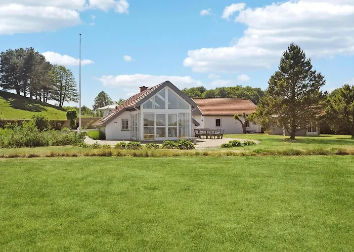 In With Sauna בורקופ